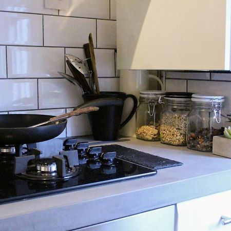 Traditional Victorian 2 Bed In Cobbled Street + Mod Cons - Full Home London Exterior photo