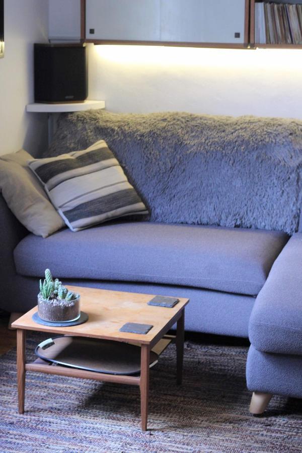Traditional Victorian 2 Bed In Cobbled Street + Mod Cons - Full Home London Exterior photo