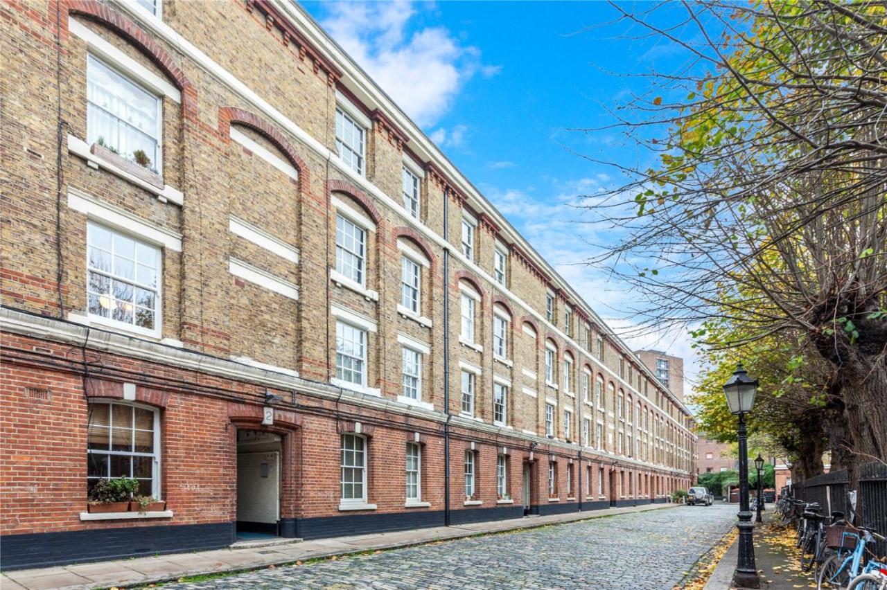 Traditional Victorian 2 Bed In Cobbled Street + Mod Cons - Full Home London Exterior photo